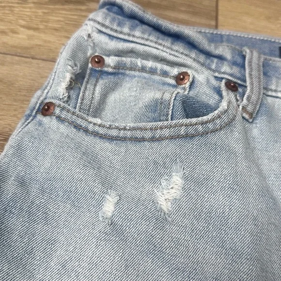 Abercrombie & Fitch Light Wash Zoe Natural Rise Ankle Straight Jeans - Picture 6 of 12